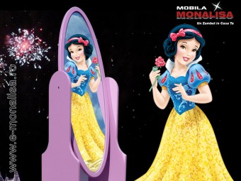 Oglinda dormitor Fete